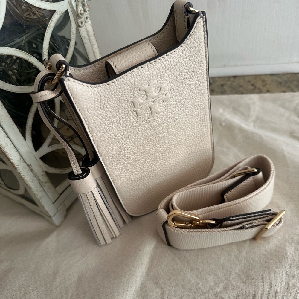 New Tory Burch Thea cellphone crossbody in ivory - Picture 4 of 7